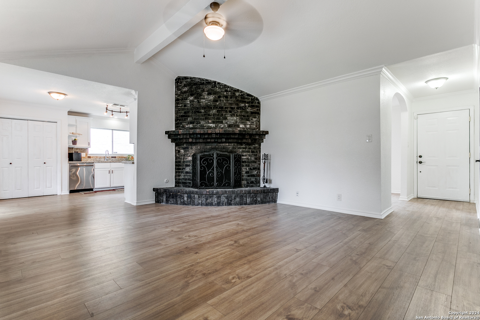 6407 Ridge Tree Dr