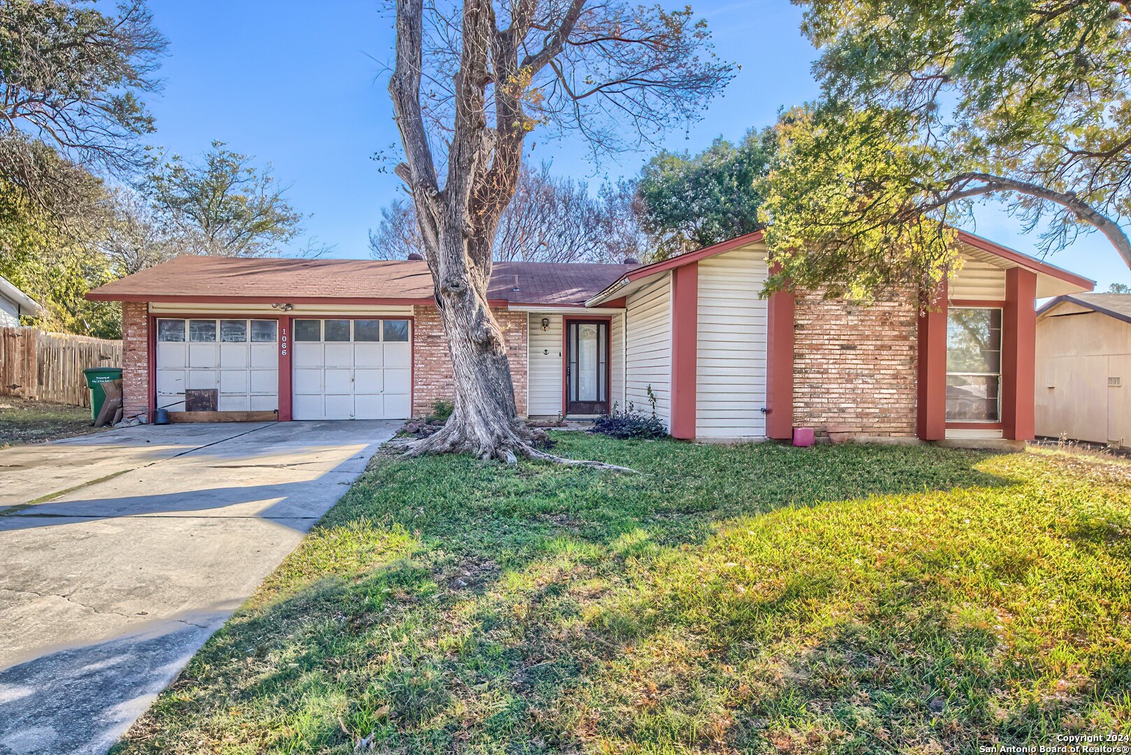 1066 HONEYTREE ST