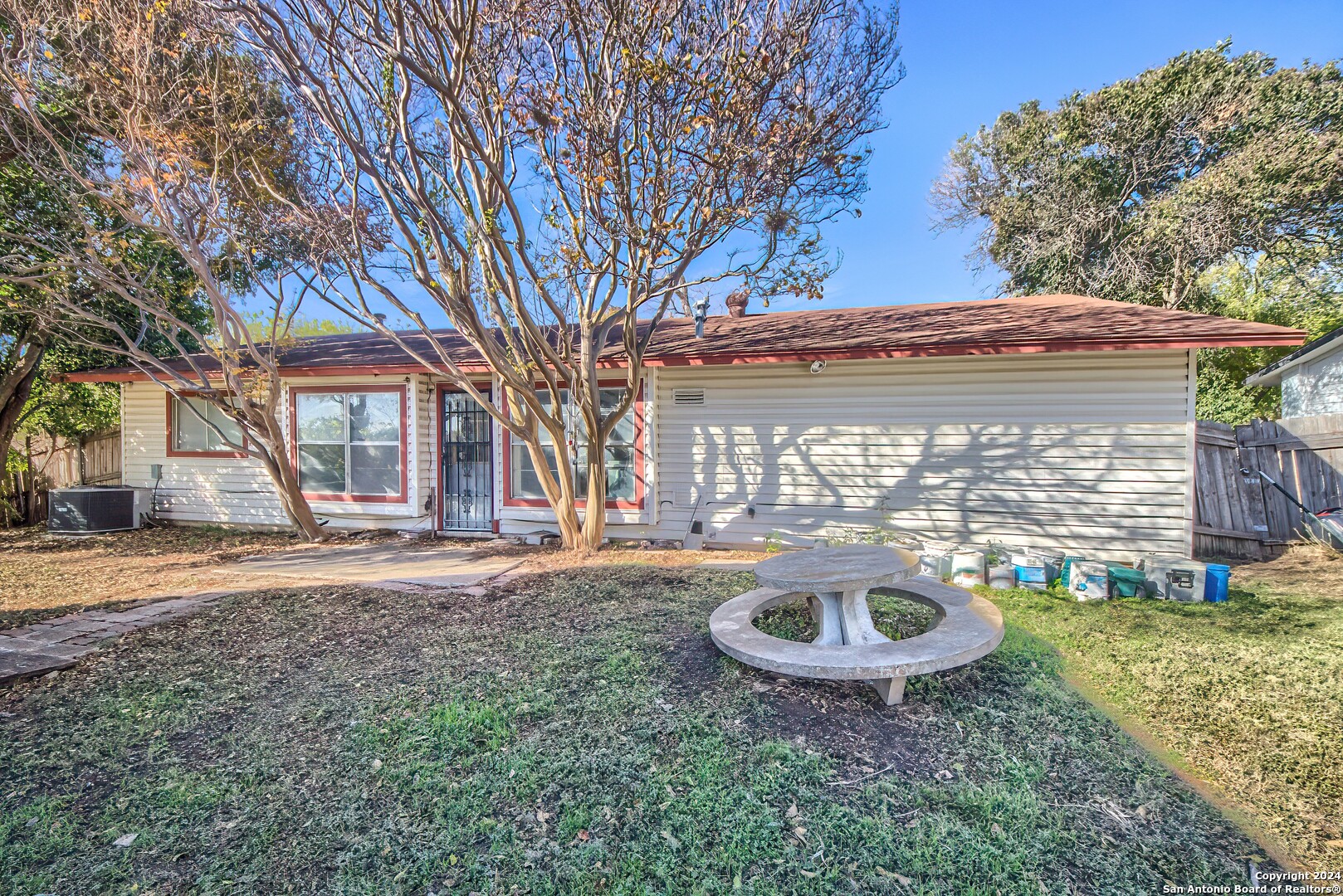 1066 HONEYTREE ST
