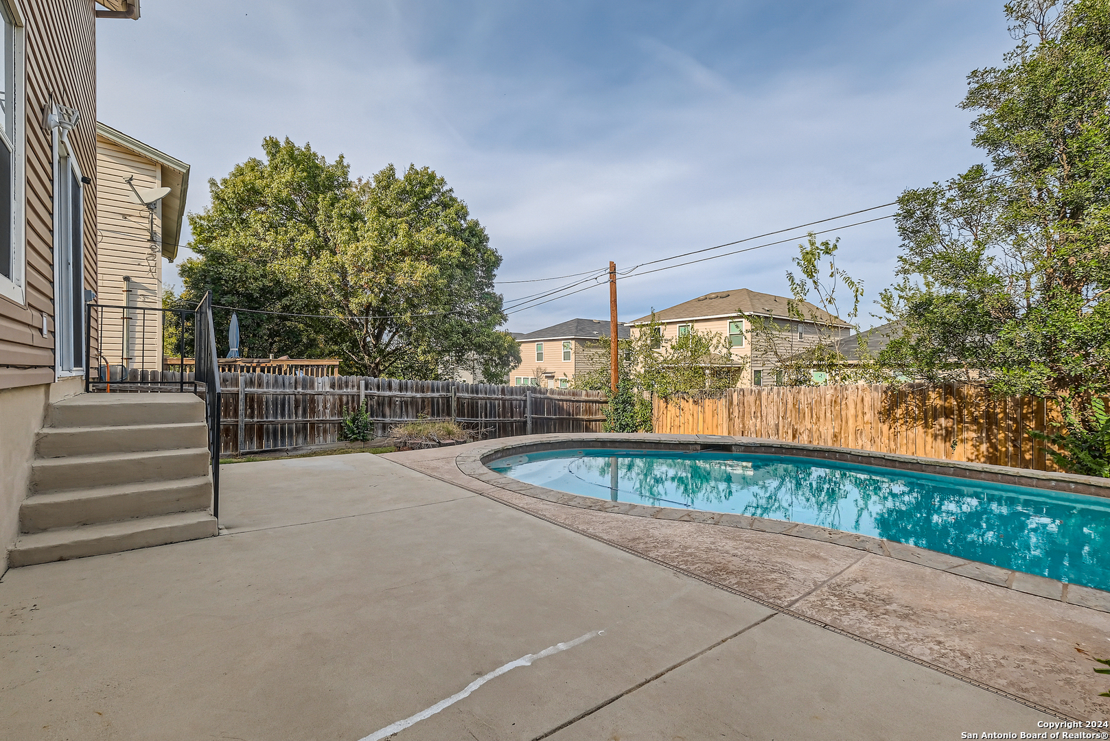 4479 SHERWOOD WAY