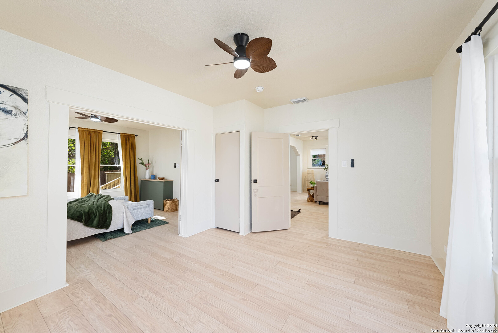 834 W MULBERRY AVE