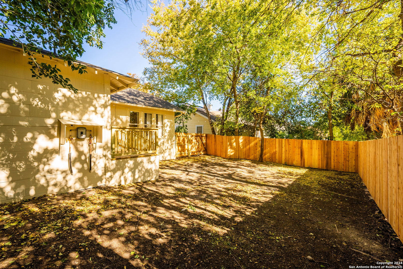 834 W MULBERRY AVE