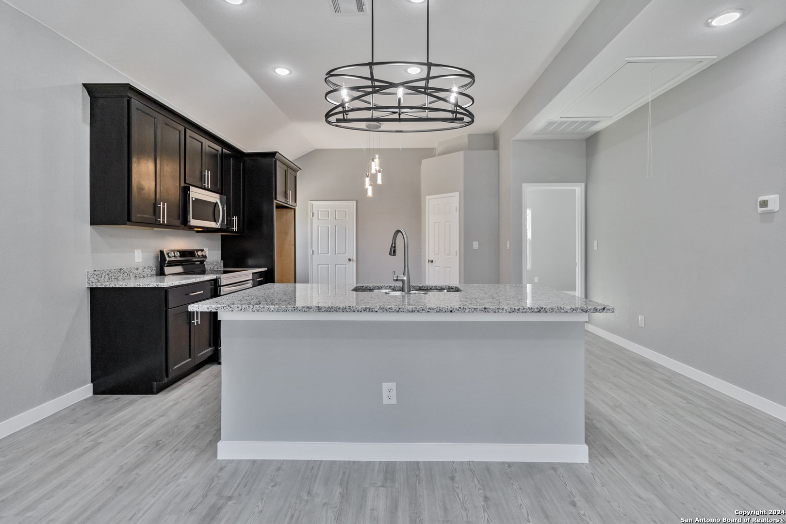 1422 SAN ACACIA