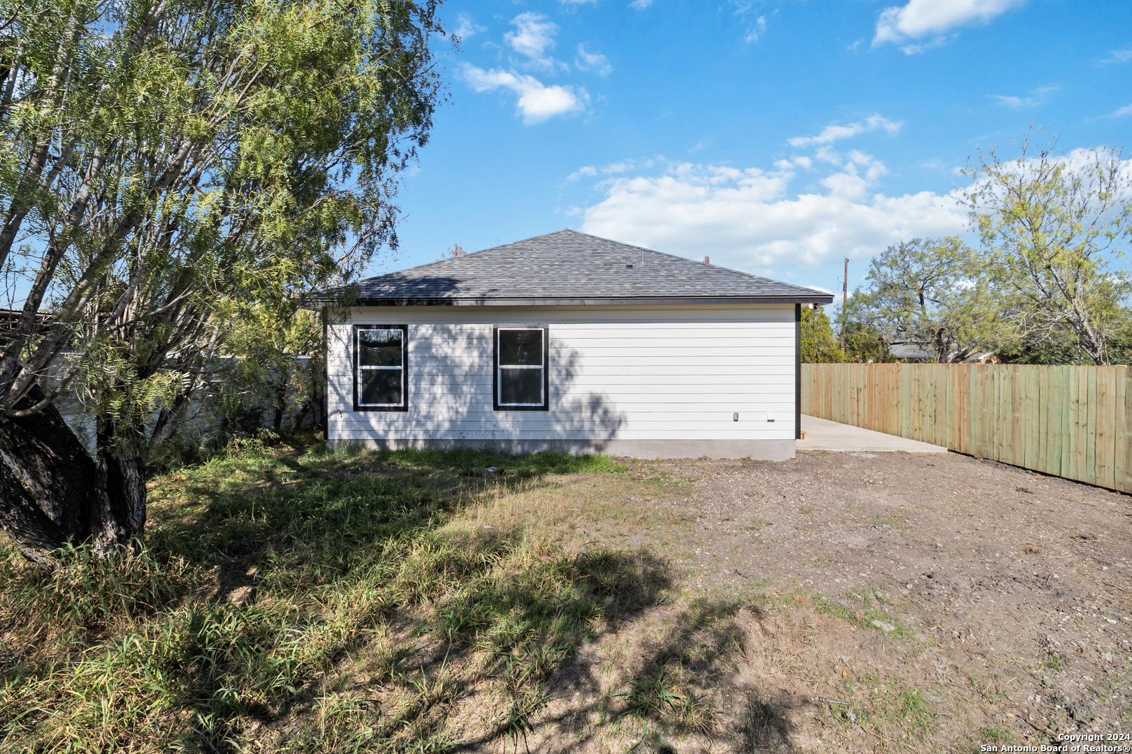 1422 SAN ACACIA