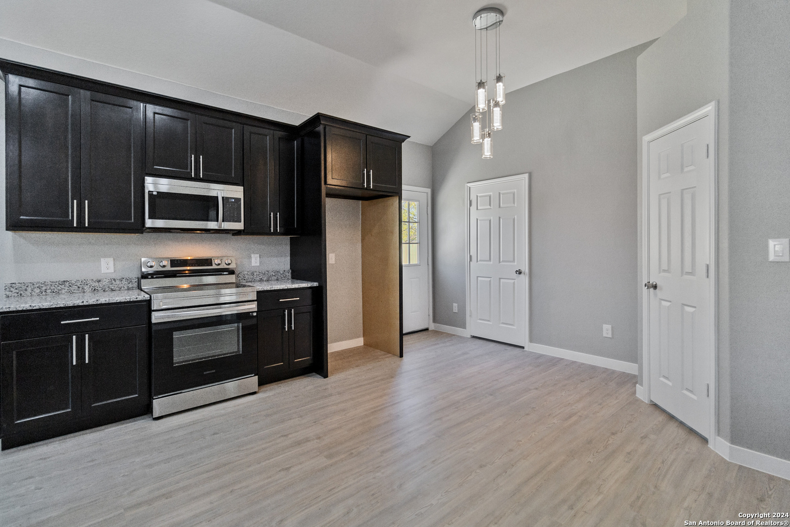 1422 SAN ACACIA