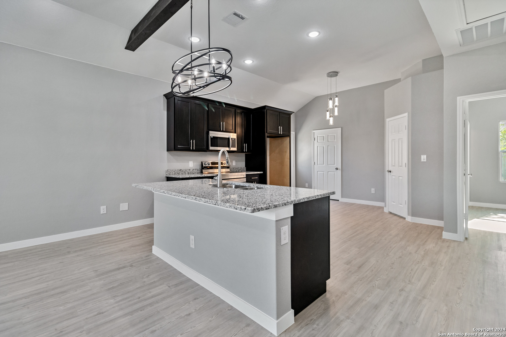 1422 SAN ACACIA