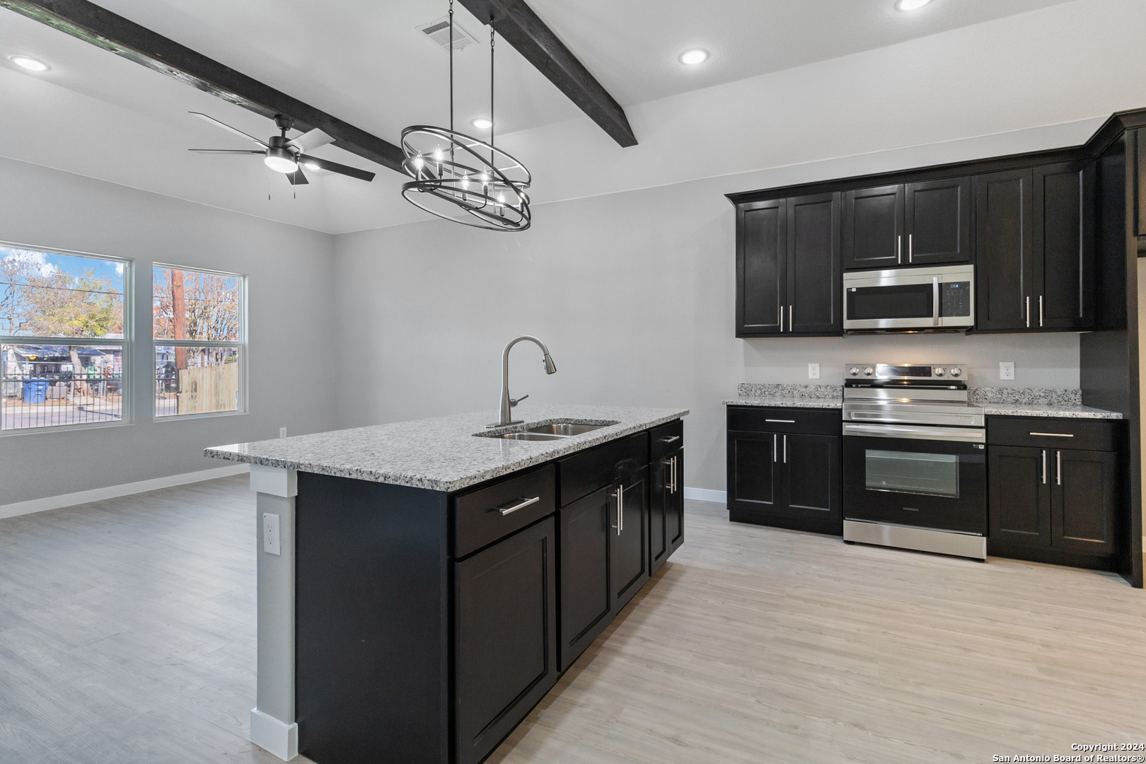 1422 SAN ACACIA