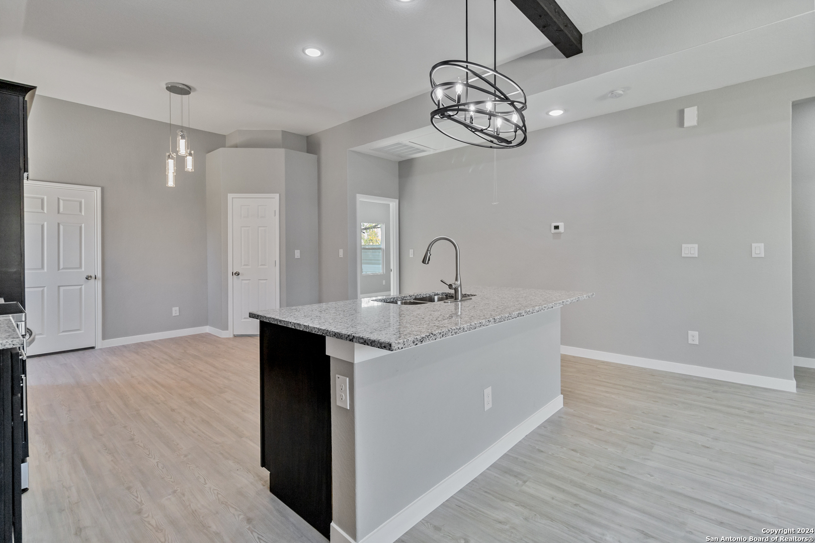 1422 SAN ACACIA