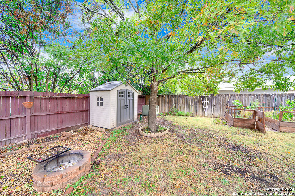 3935 PRIVET PL