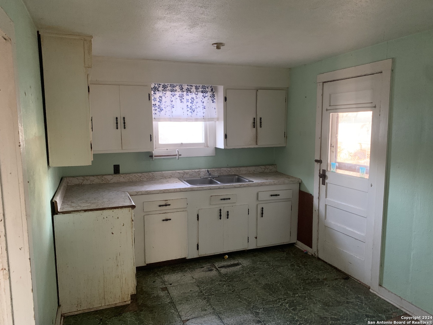 15516 S HIGHWAY 81