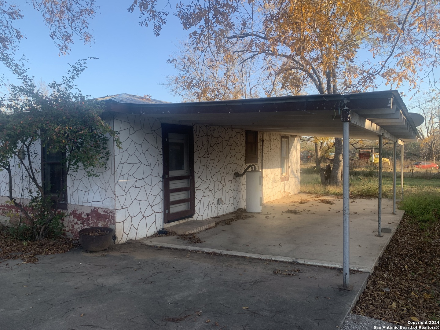 15516 S HIGHWAY 81