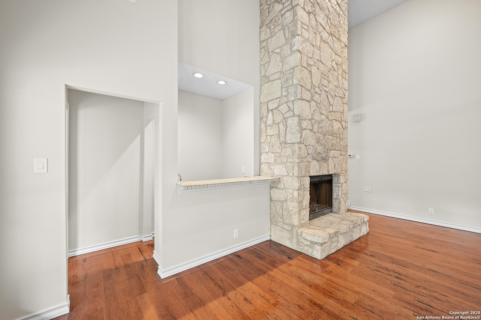 3019 ORCHARD HL