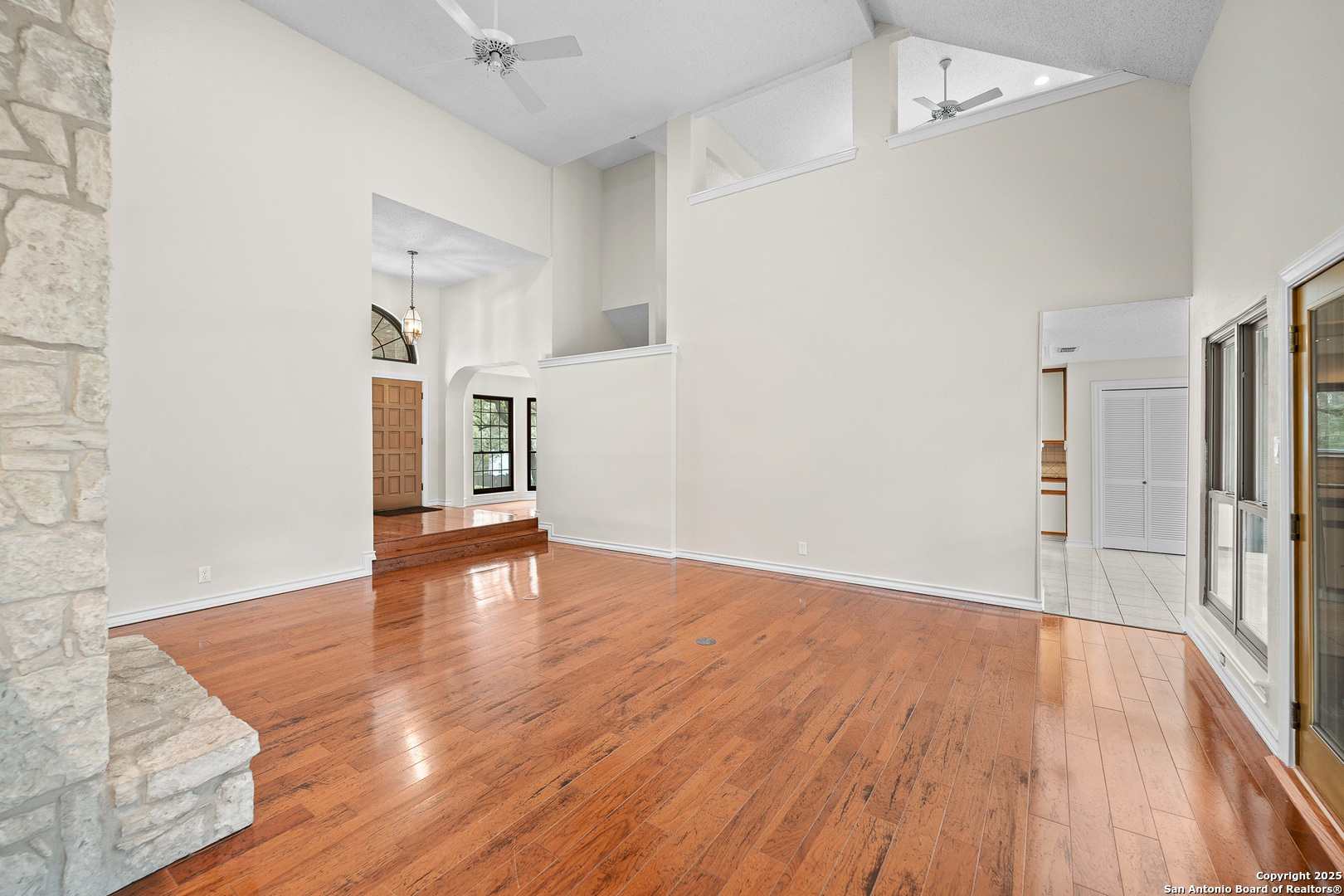 3019 ORCHARD HL