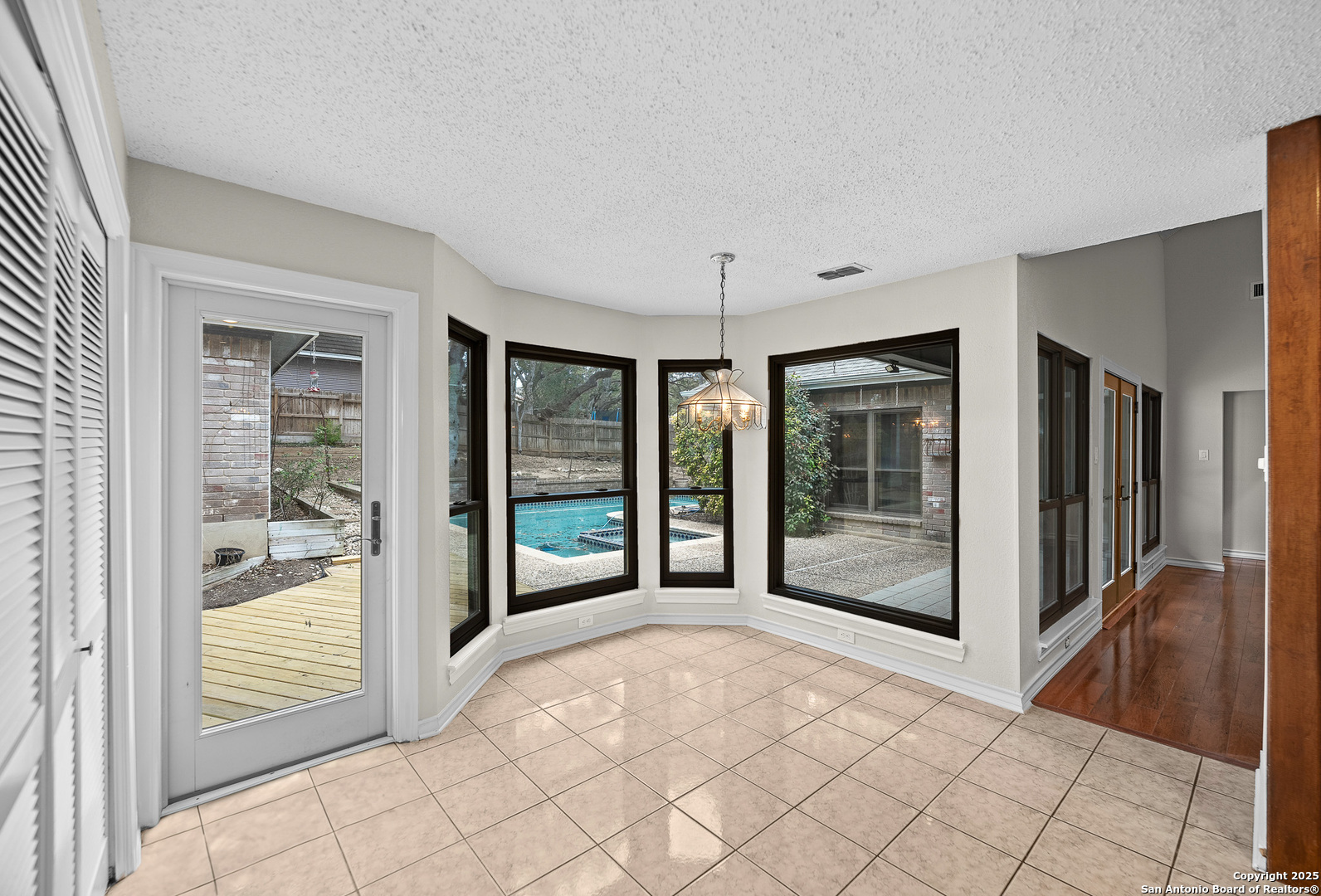 3019 ORCHARD HL