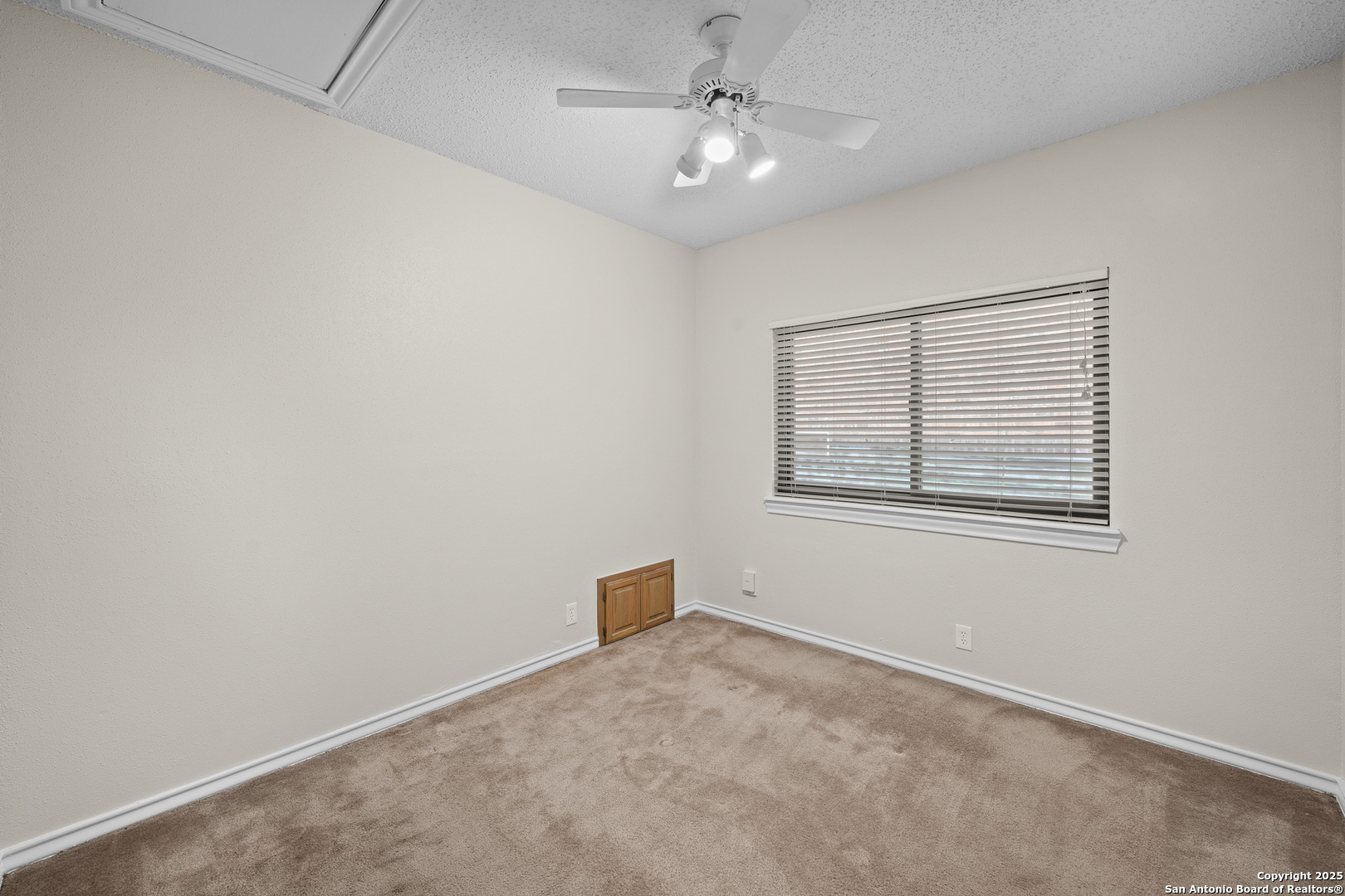 3019 ORCHARD HL
