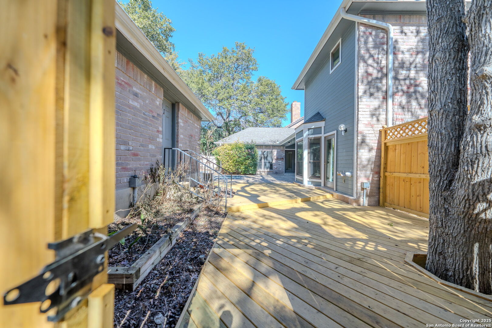 3019 ORCHARD HL