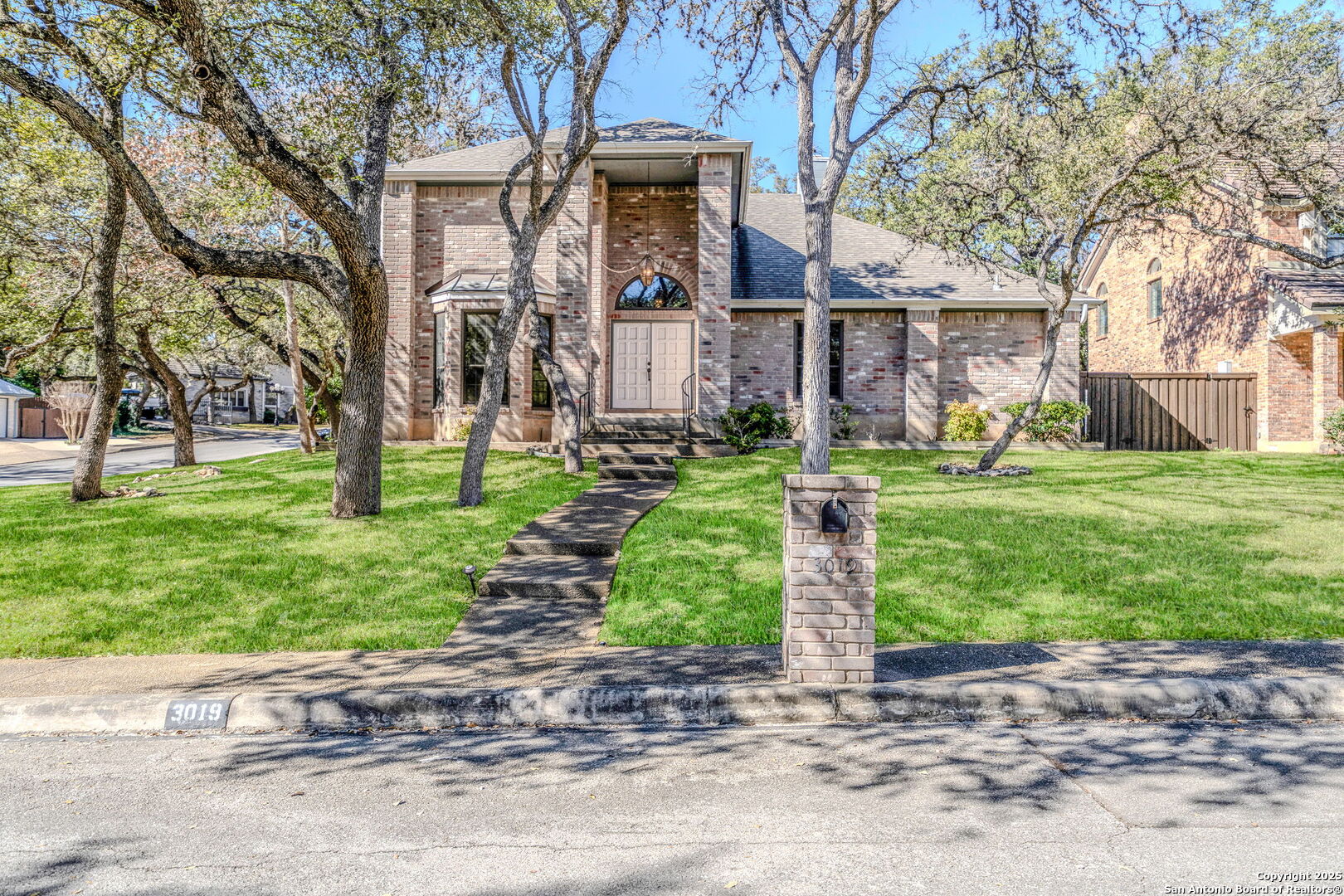 3019 ORCHARD HL
