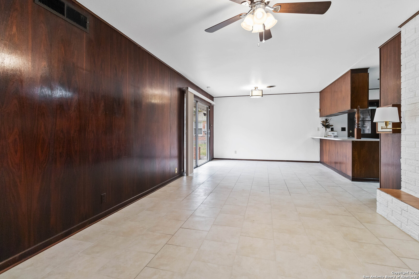 2822 Hitching Post