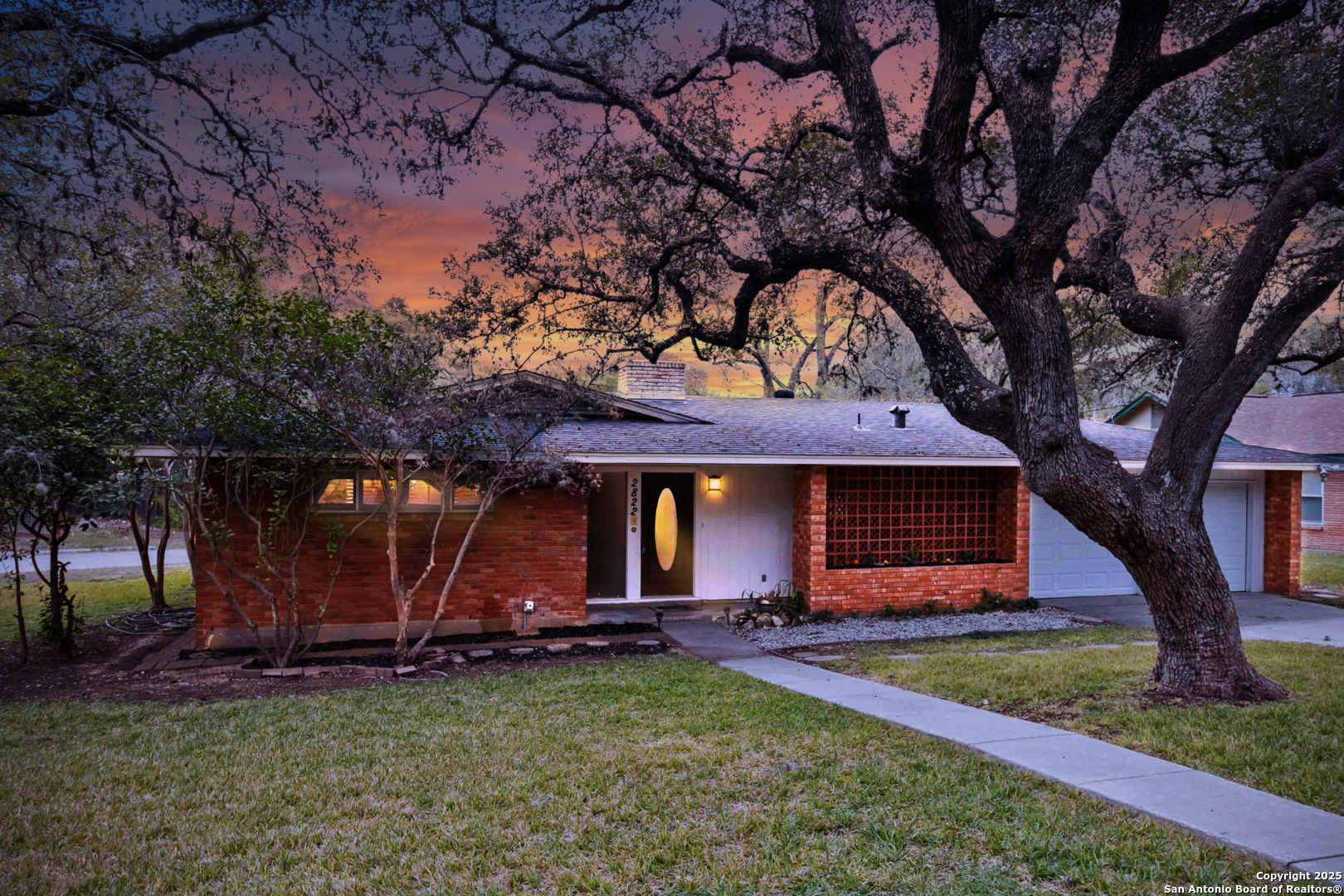 2822 Hitching Post