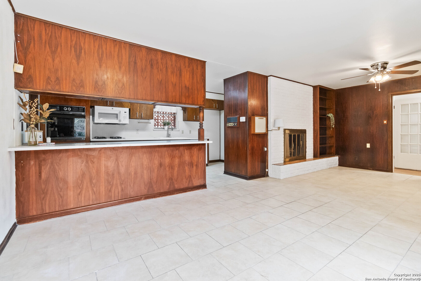 2822 Hitching Post