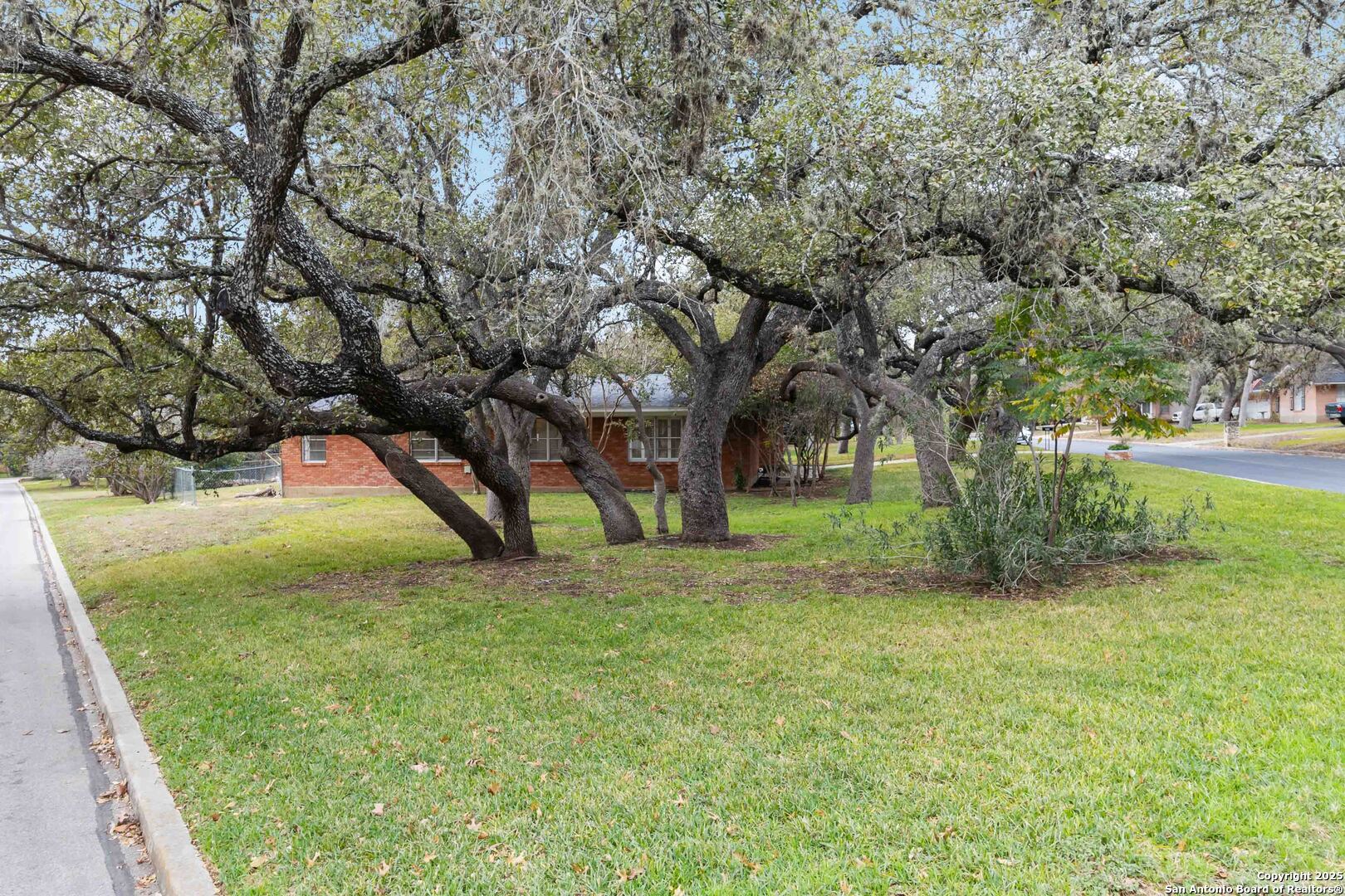 2822 Hitching Post