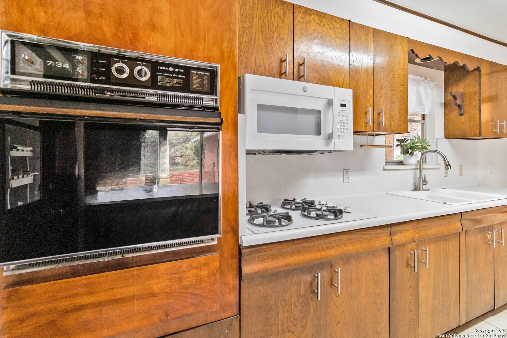 2822 Hitching Post