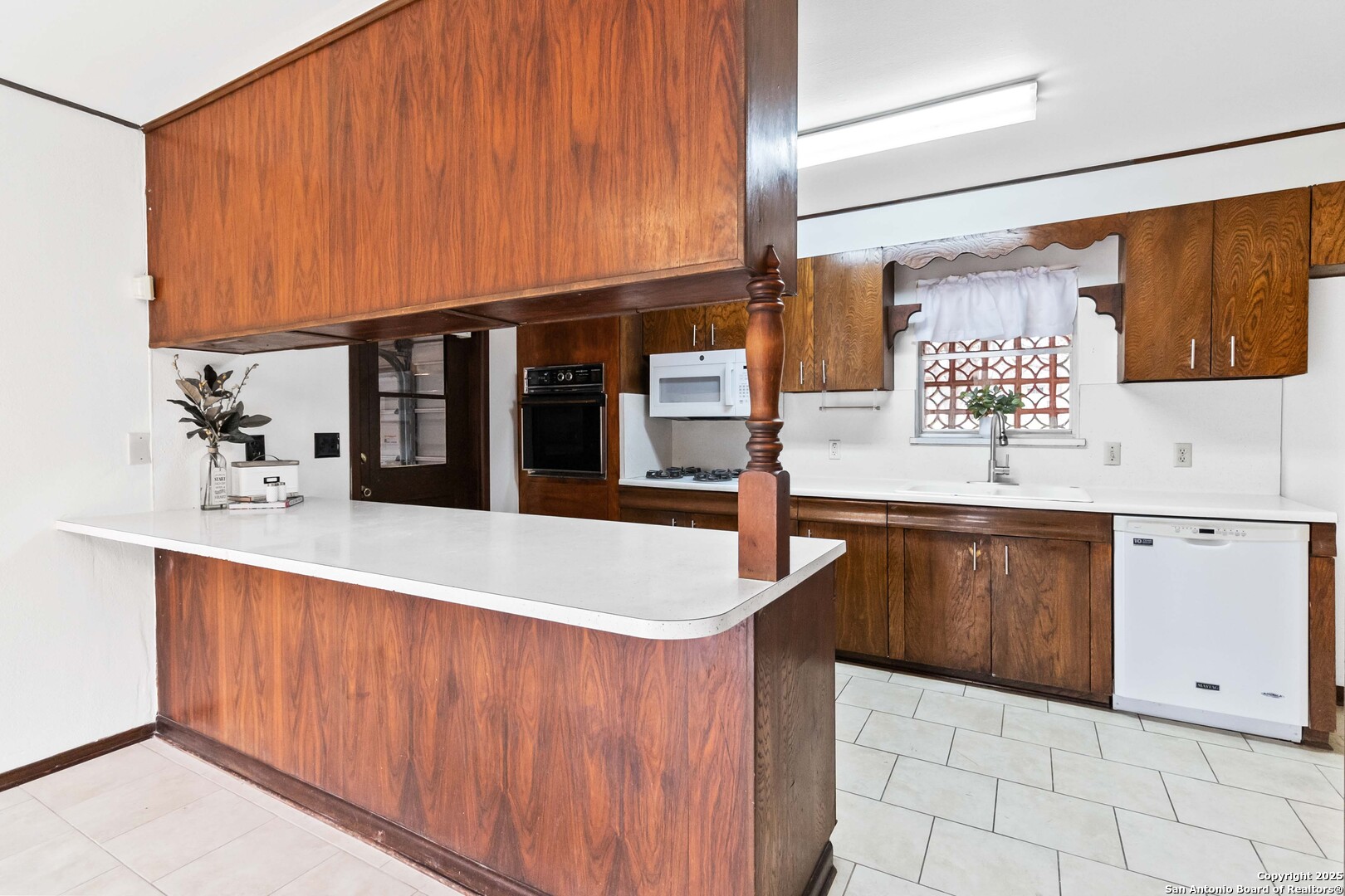 2822 Hitching Post