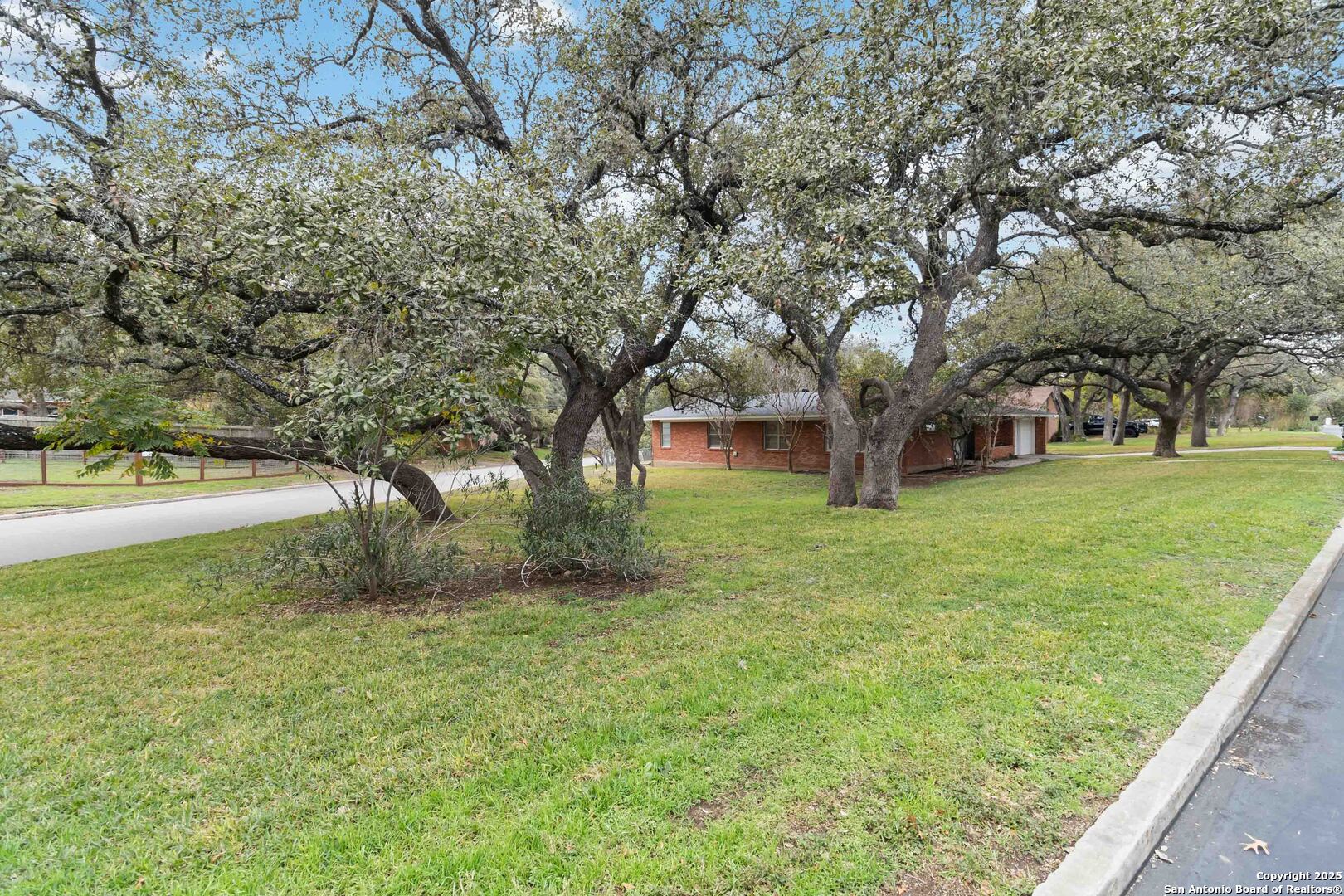 2822 Hitching Post