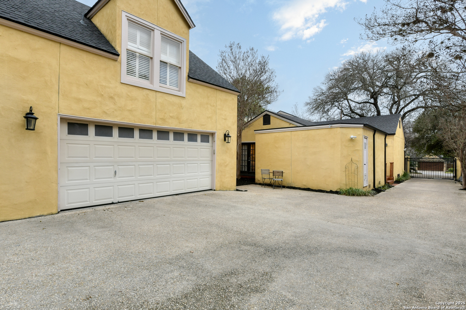 315 COLLEGE BLVD
