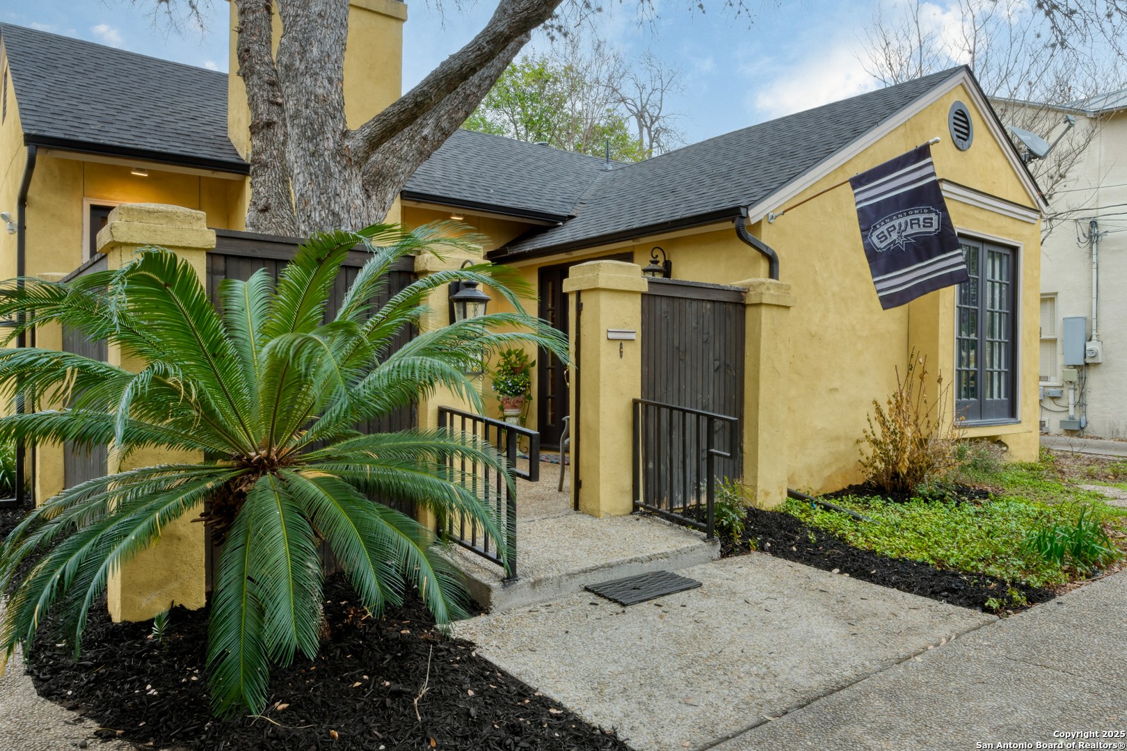 315 COLLEGE BLVD