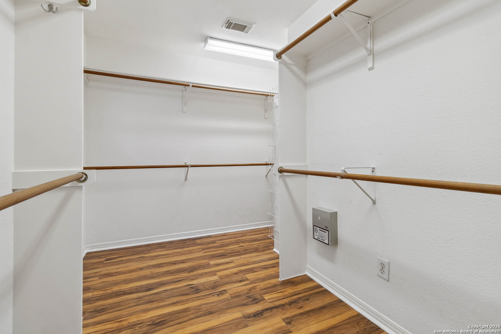 8842 Goodwick Heights