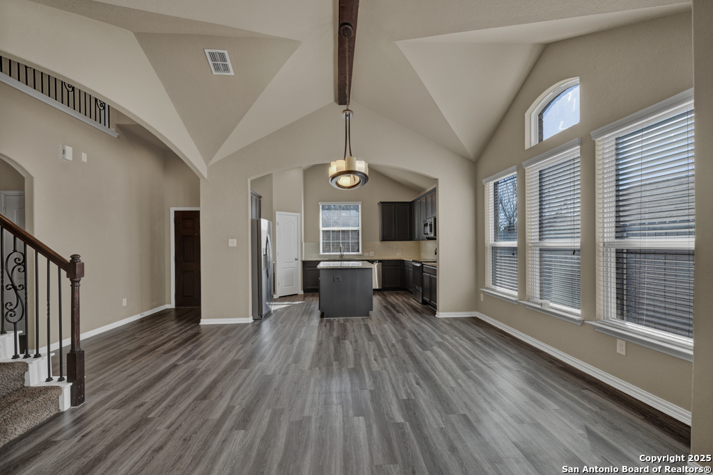 7611 Mission Summit