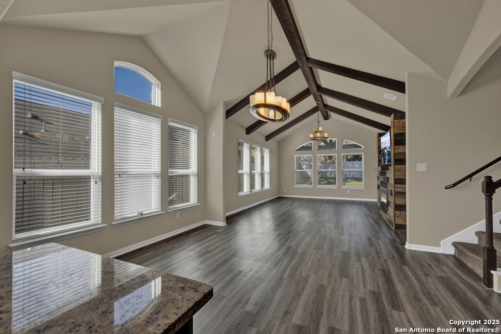 7611 Mission Summit
