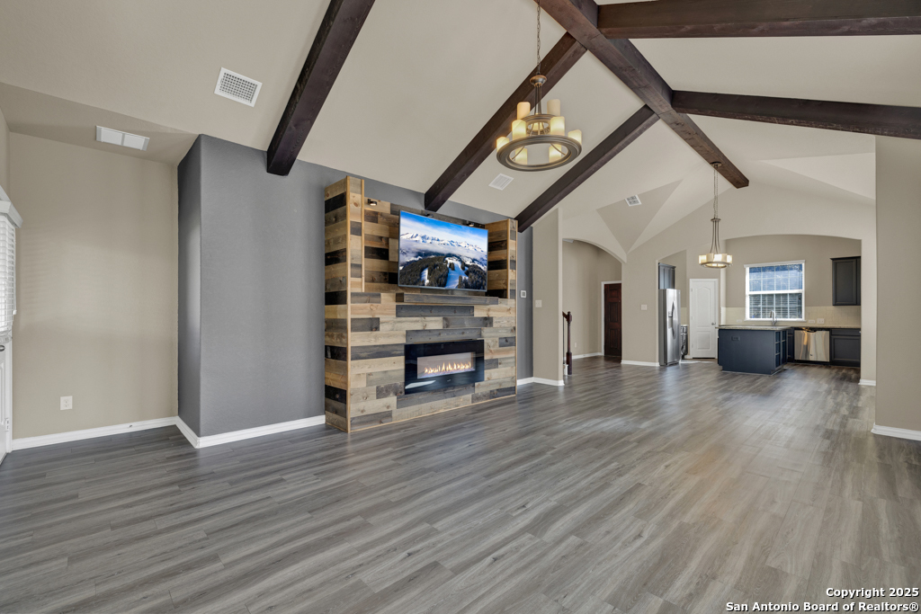 7611 Mission Summit
