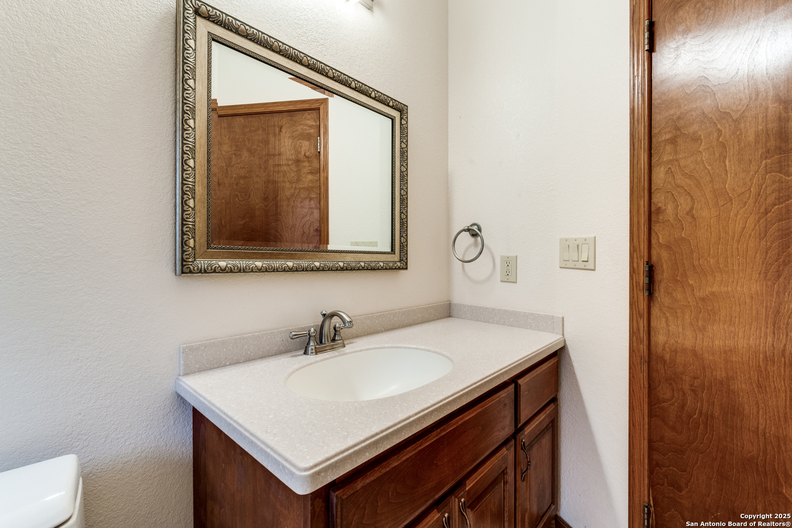 2667 Country Ledge