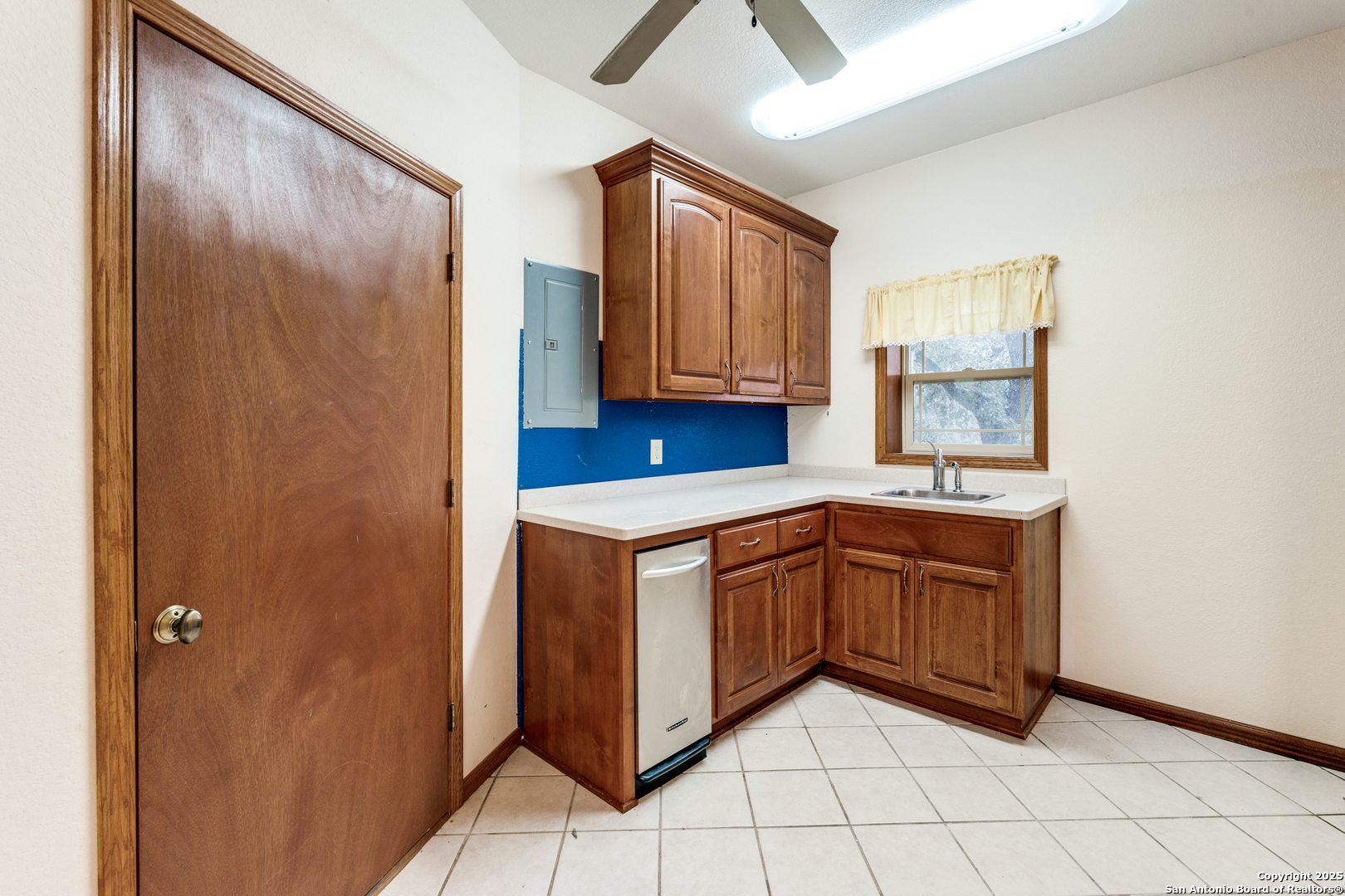 2667 Country Ledge