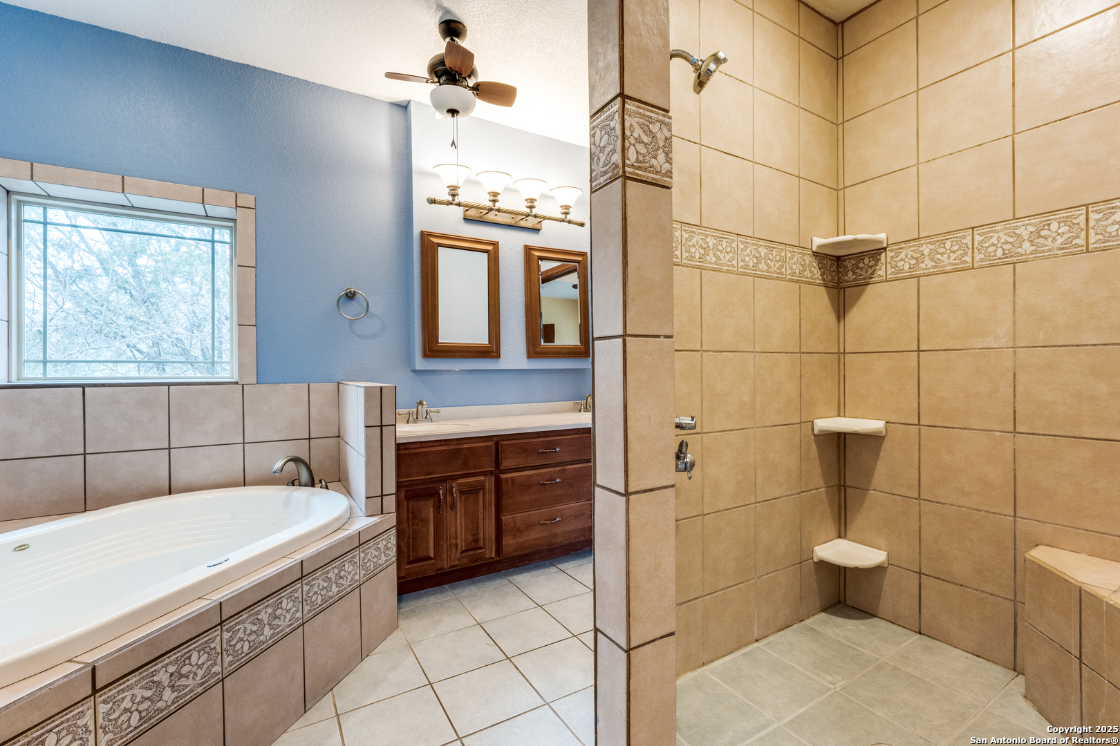 2667 Country Ledge