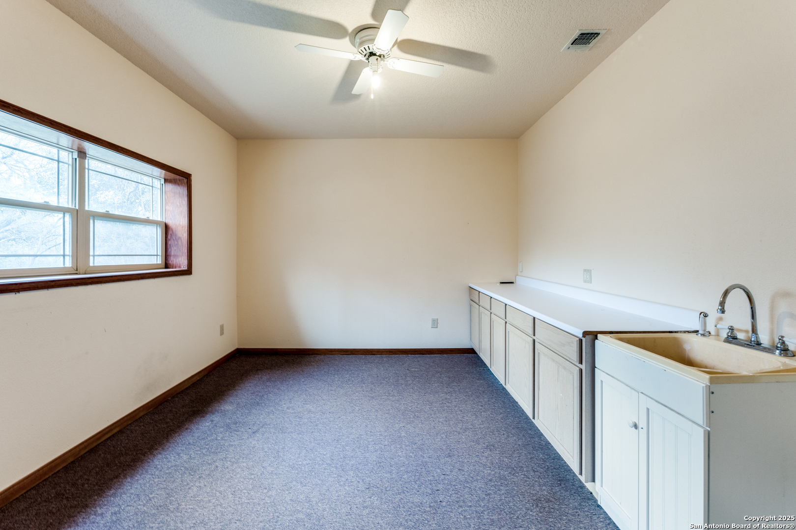 2667 Country Ledge