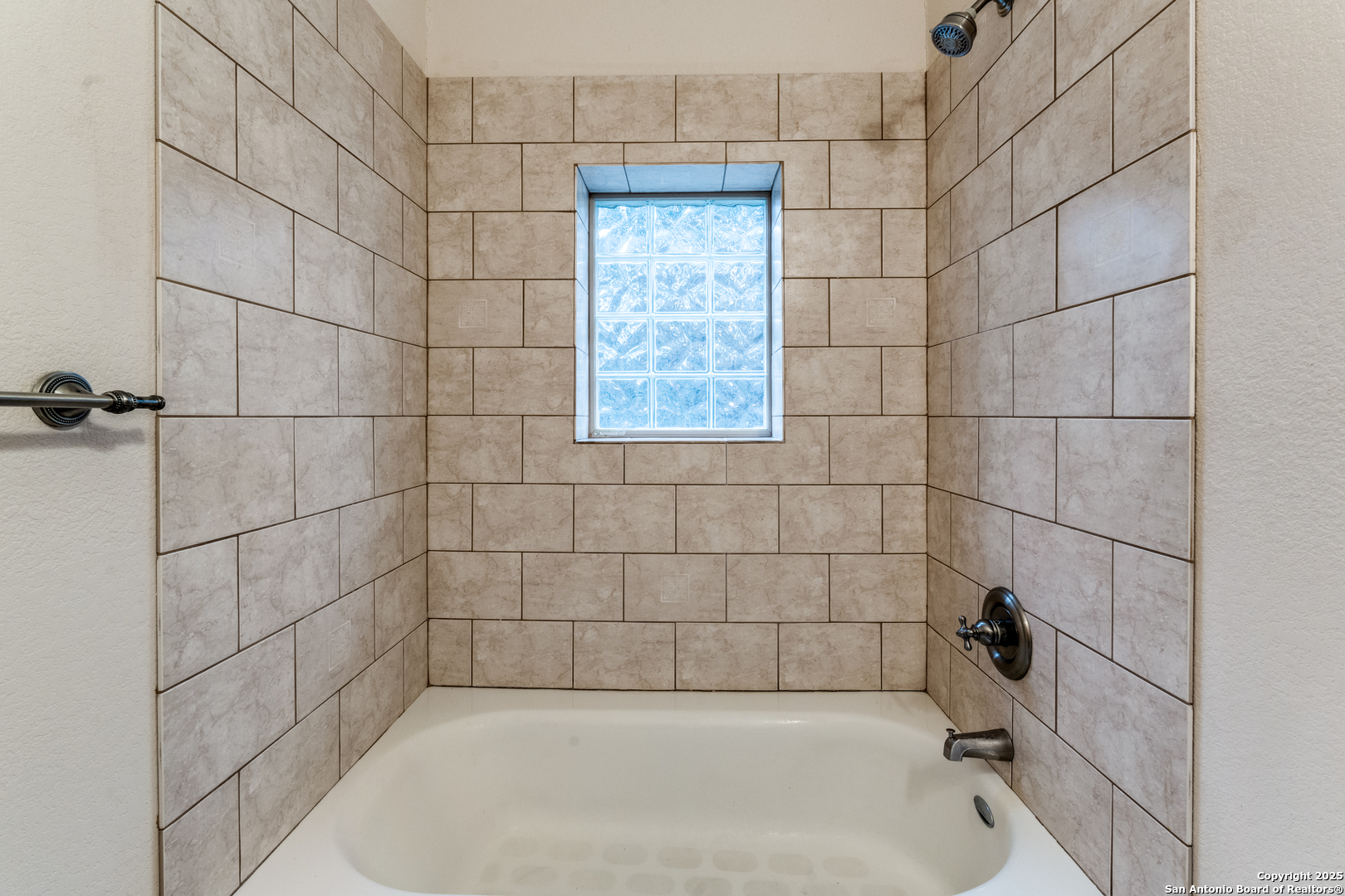 2667 Country Ledge