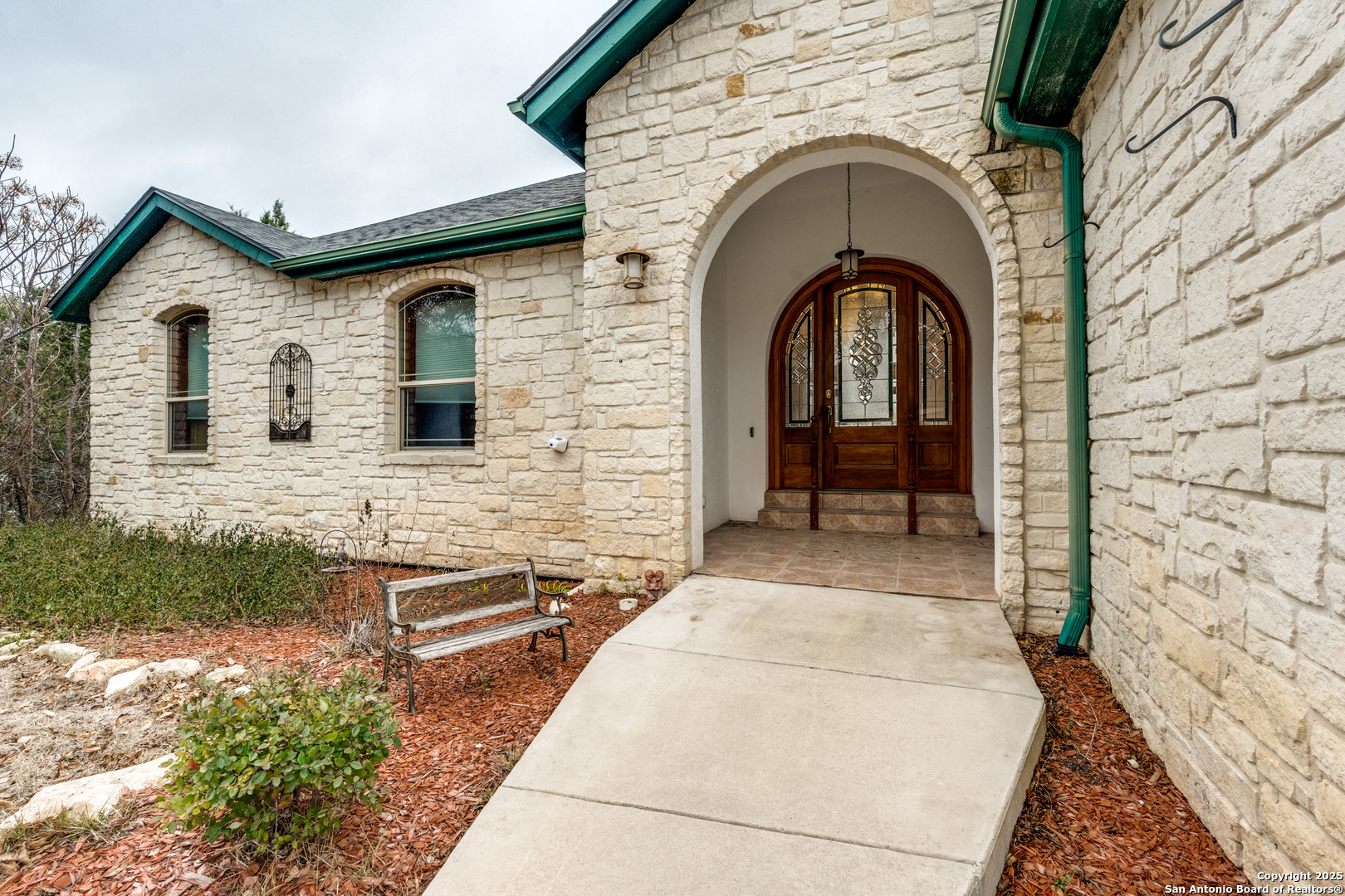 2667 Country Ledge