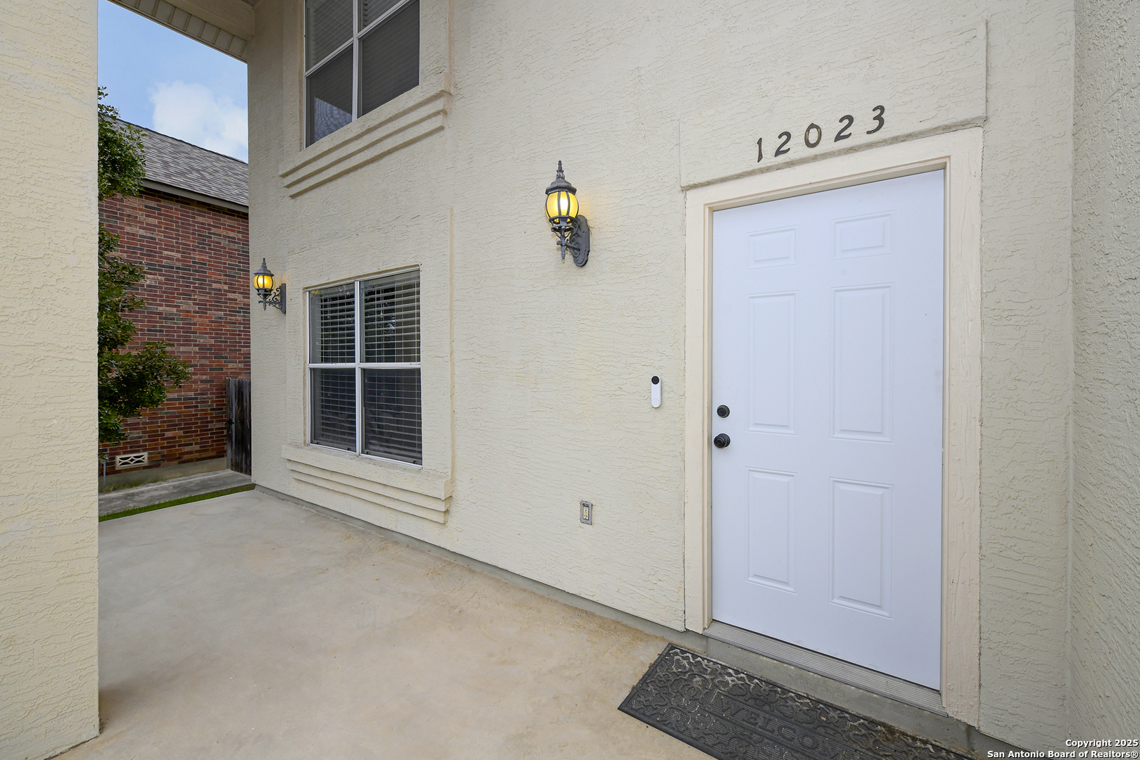 12023 GABLE OAKS