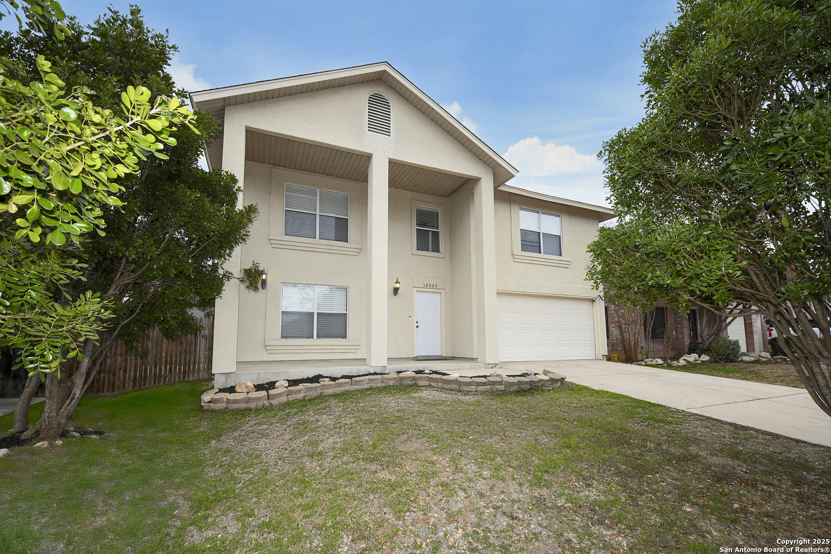12023 GABLE OAKS
