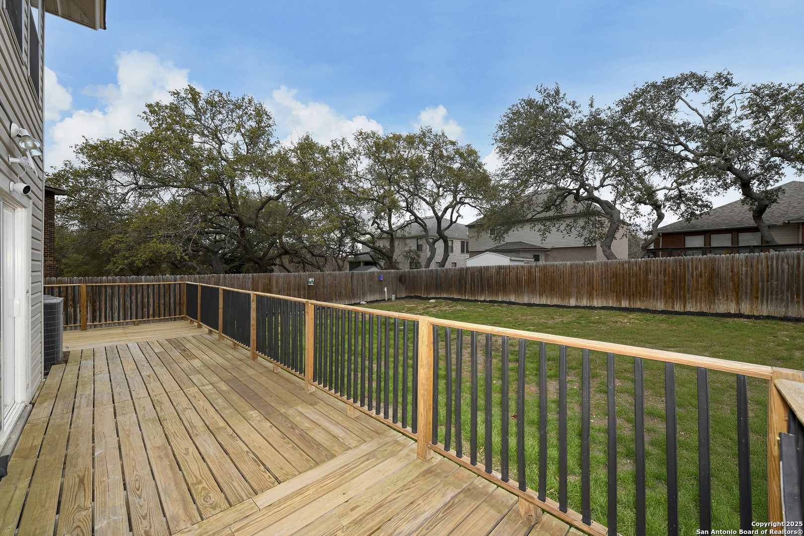 12023 GABLE OAKS