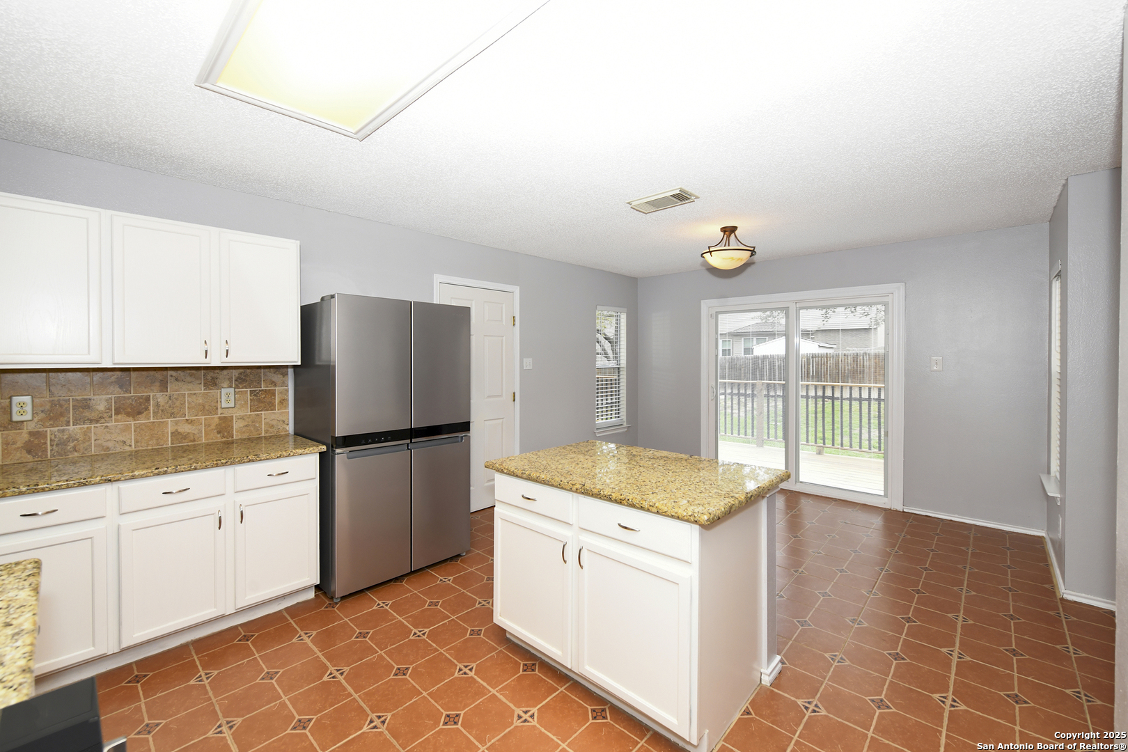 12023 GABLE OAKS