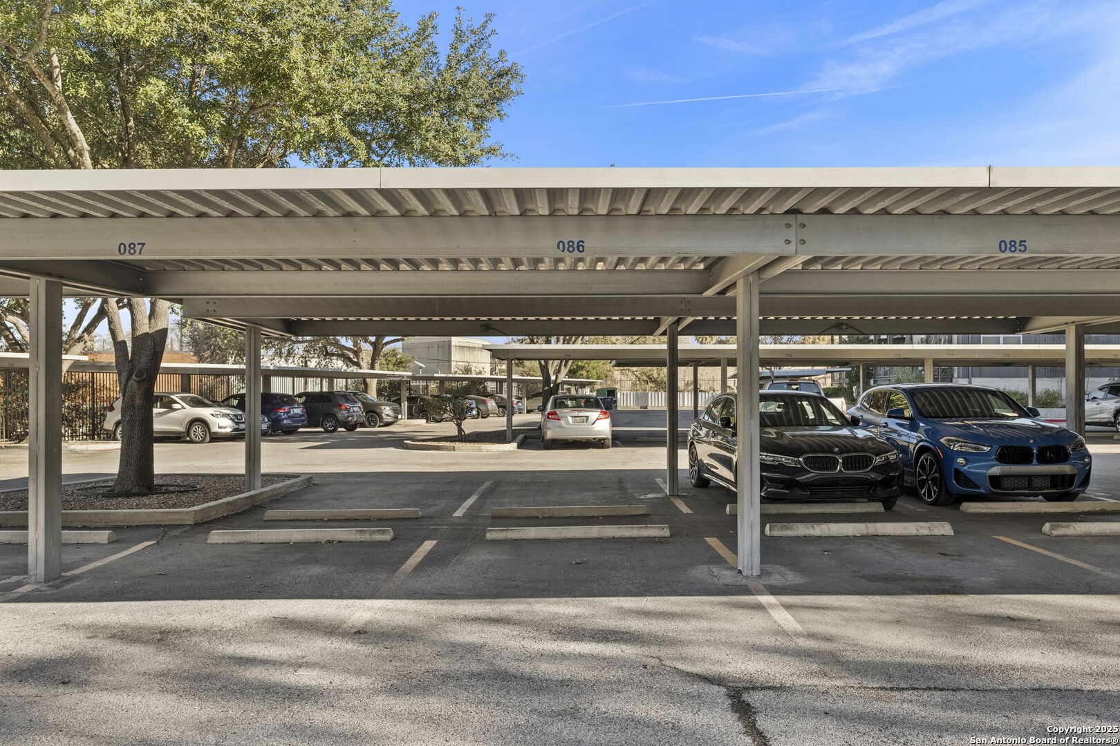831 S Flores St Unit: 2107
