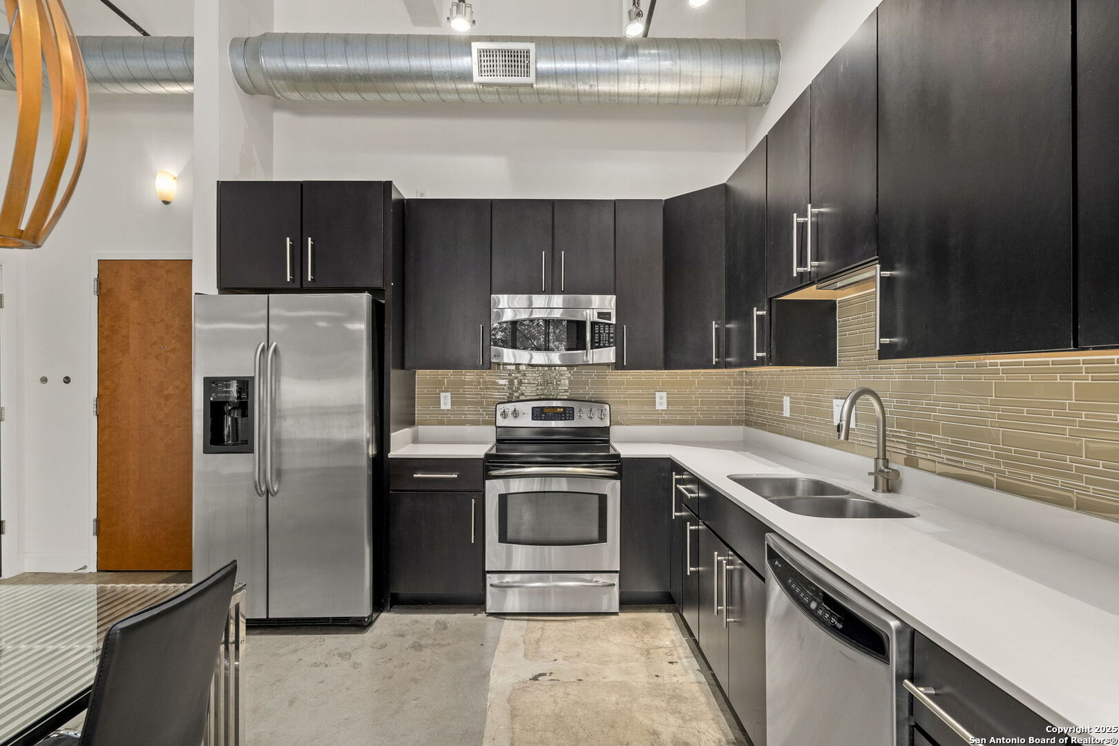 831 S Flores St Unit: 2107