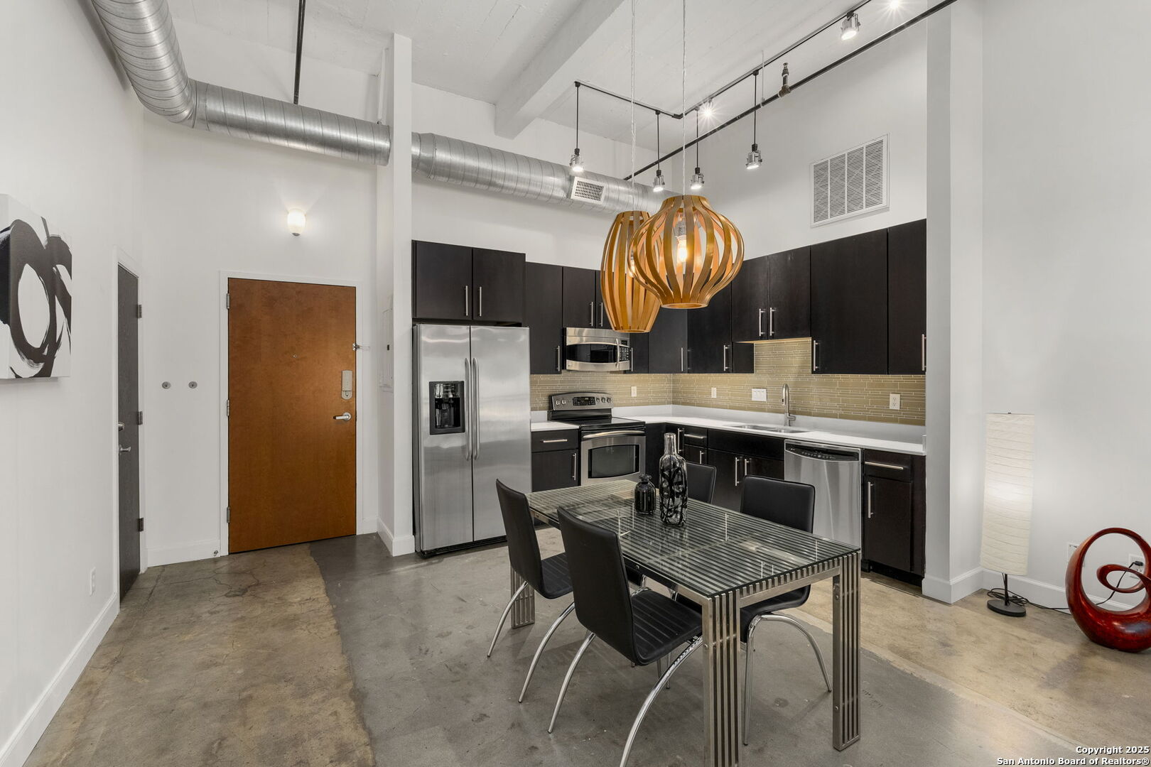 831 S Flores St Unit: 2107