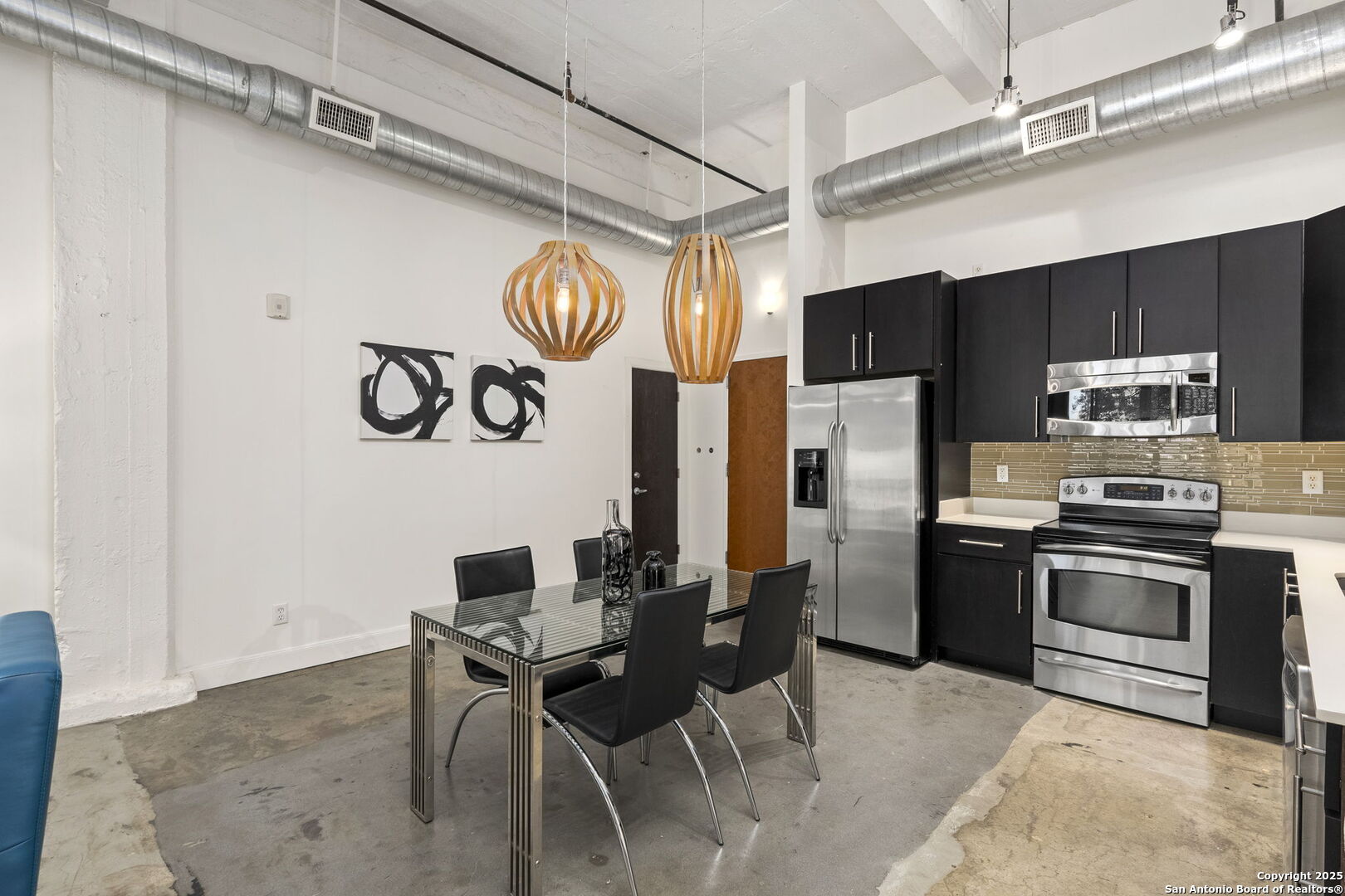 831 S Flores St Unit: 2107