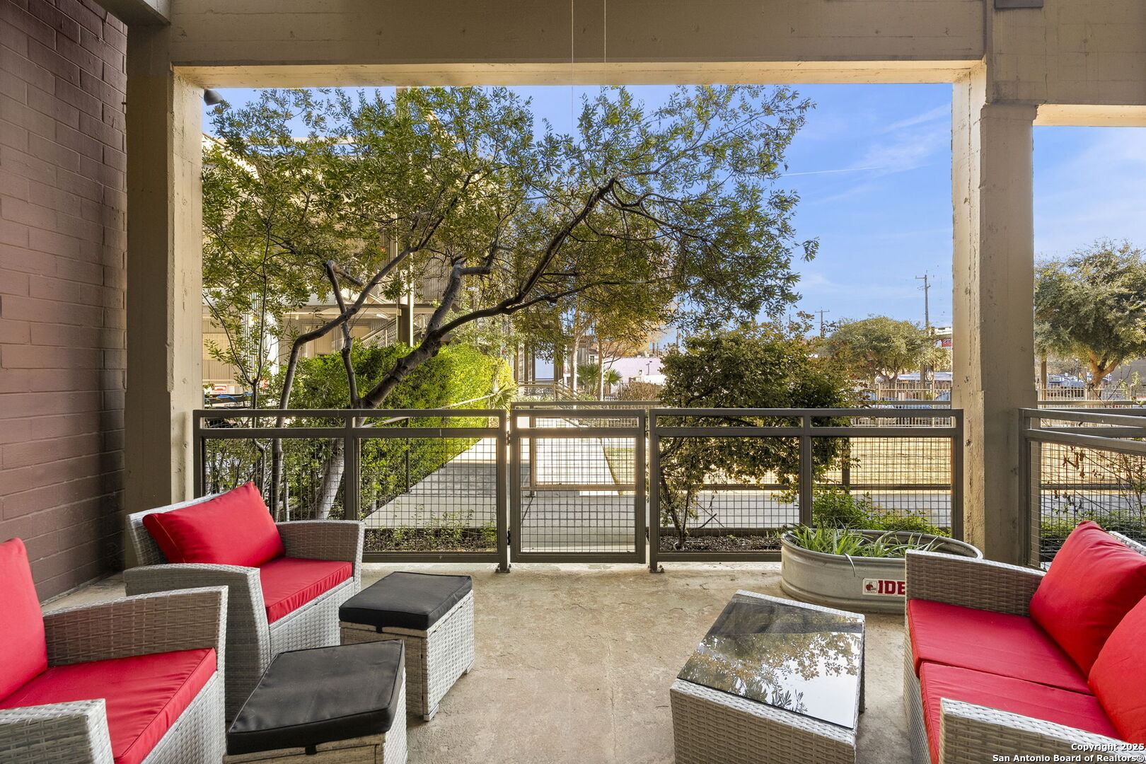 831 S Flores St Unit: 2107