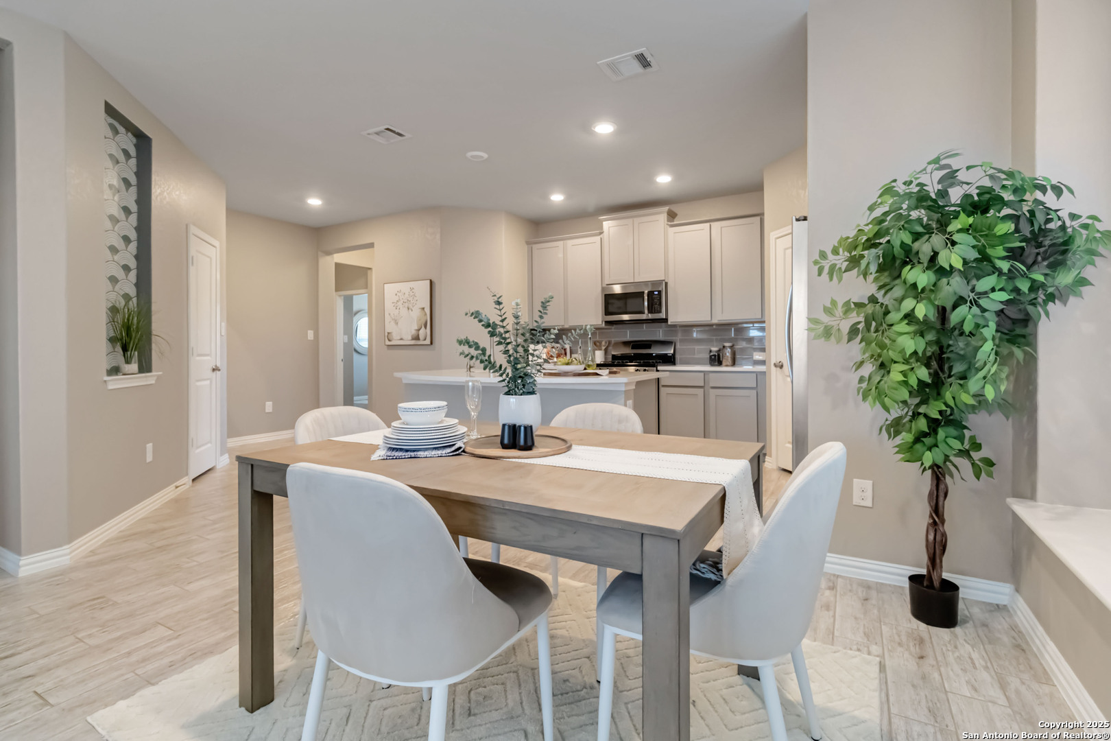 7811 Belmont Valley